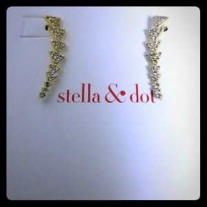 Stella and Dot gold ear climber earrings
